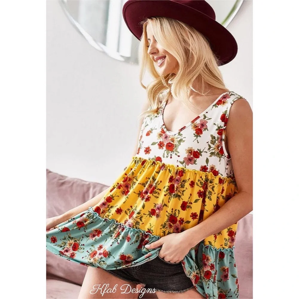❤️LAST 1! V Neck Soft Jersey Knit Floral Color Block Tiered Ruffle Top! - Picture 3 of 16
